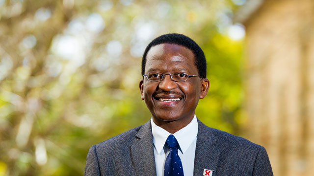Dr Sizwe Mabizela 